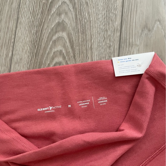 NWT Old Navy Cropped Leggings - Picture 2 of 4